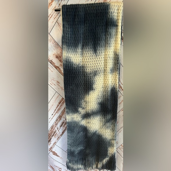 Other - New dip dye 50x70 throw